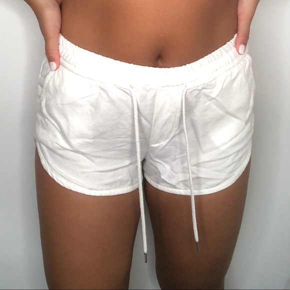 Aritzia Shorts - Picture 1 of 4